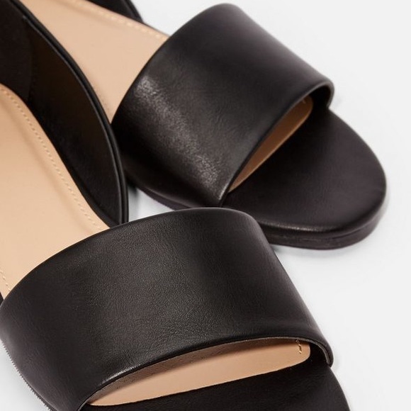 Flats, Chic, Black 8.5 - Picture 2 of 2